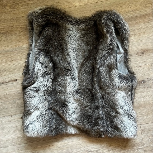 Vintage Y2K Ruff Hewn Faux Fur Tie Front Vest - Picture 5 of 6